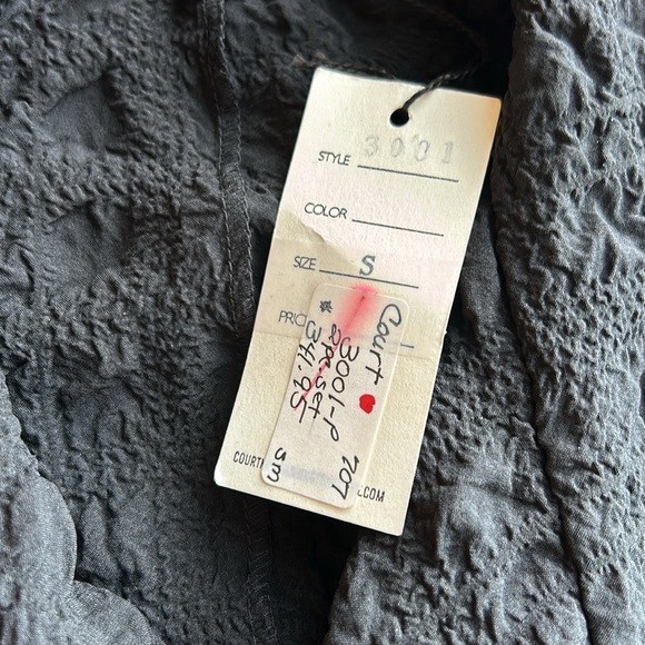 Courtney Washington size small light weight jacket poly and Lycra unique button - Picture 9 of 17